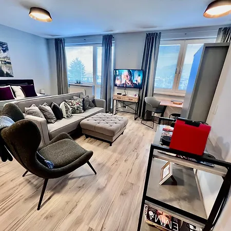 Apartment Bl - The Executive Suite, Boru - 24hr Self Check-in, Free Private Parking, Balcony With Mountain View, 5 Minute Walk To Center *